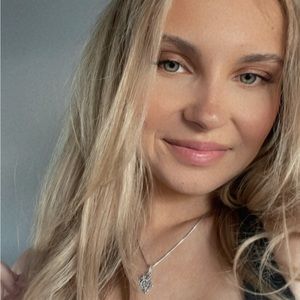 Meet your Posher, Jenn